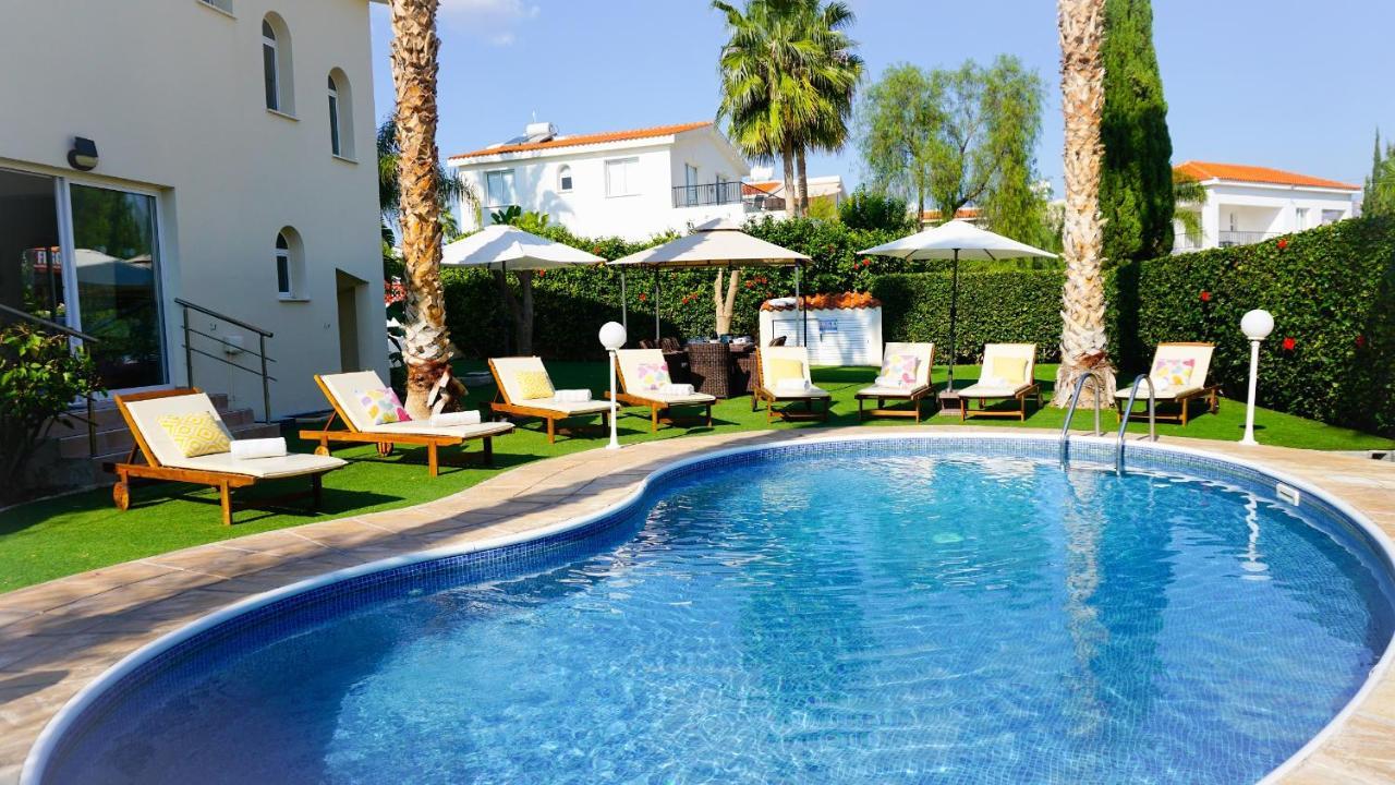 Villa Oasis By Ezoria Villas Корал-Бэй Экстерьер фото
